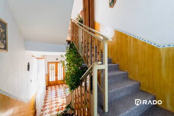 RADO | 8i RD s dvoma garážami a záhradou 974m2 | Zlatovce - 3