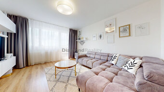 NA PREDAJ VEĽKÝ 4 IZBOVÝ BYT - 96 M2 - DVE LODŽIE, VIEDENSKÁ - 3