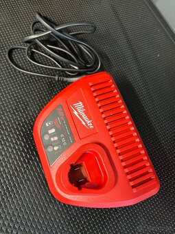 Nabíjačka Milwaukee original c12c - 3