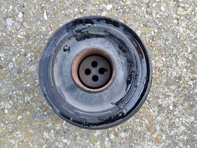 Predám remenicu z BMW 6 F13, cena dohodou - 3