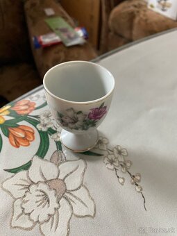 Držiaky na vajíčka + solnička a korenička - 3