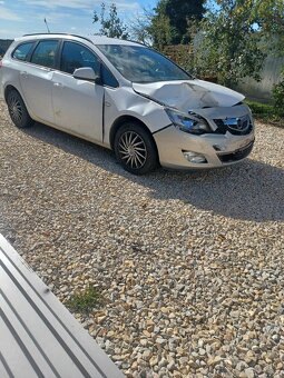Rozpredam Opel Astra J ST 1.4 Turbo 88kw A14net - 3