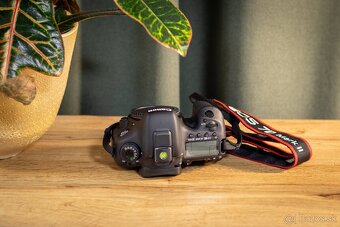 Canon 7D Mark II - 3