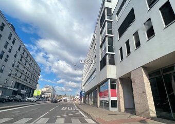 I obchodné priestory s veľkými výkladmi, úzke centrum BA - 3
