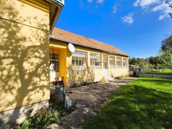 Znížená cena. Na predaj rodinný dom s veľkým pozemkom v... - 3