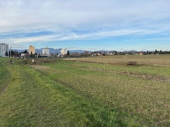 Jedinečný stavebný pozemok ILAVA 905m² - 3