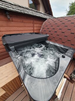 Hranatá akrylátová vírivka ECO Mini - 3