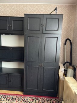 Zachovaná obývacia stena - 3