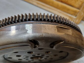 Dvojhmotny zotrvacnik Skoda, VW 04L105266H - 3