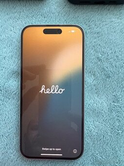 Predám iPhone 15 128GB zelený - 3