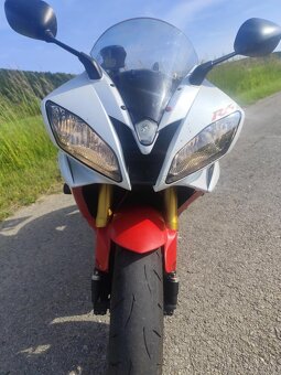 YAMAHA YZF-R6 - 3