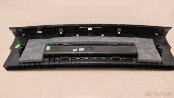Vnútorný kryt zámku zadného kufra Škoda Superb III - 3