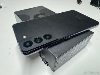 Samsung Galaxy S22 – 128 GB – Čierny - 3