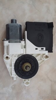 Motorček okna Golf 5 - 3