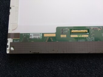 predám 15.6" LED displej z notebooku ,rozl. HD+ 1600x900 - 3