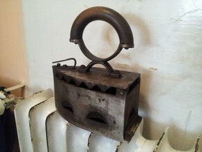 Predám starožitnú žehličku - 3