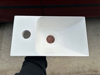 Predám 2x malé umyvadlá - 3
