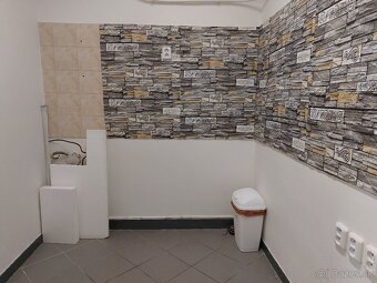 Obchodný priestor 30 m2 Námestie sv. Anny Trenčín - 3