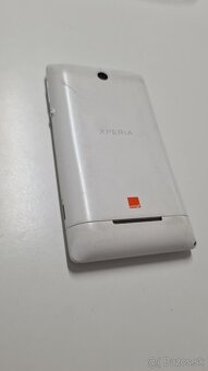 Sony xperia E - 3