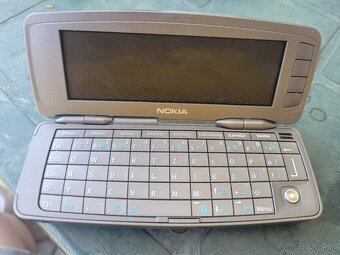 Predám Nokiu 9300i - 3