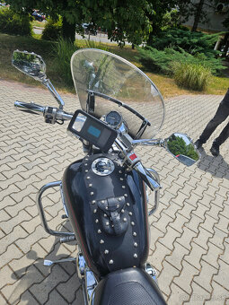Suzuki Marauder VZ 800 - 3