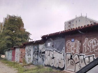 Prenajmem dlhodobo garáž v Košiciach na Kuzmánke v Starom me - 3