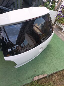 Predám kufrove dvere Polo 6r - 3