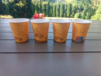 PAPIEROVÉ POHÁRE A SLAMKY RÔZNE DRUHY - 3