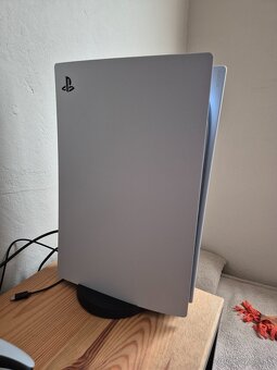 Predám Playstation 5 + 2 ovládače - 3