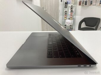 Apple MacBook Pro 15" 2017 Space Gray 16GB/1TB - 326 cyklov - 3