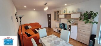 Na PREDAJ prerobený 2 izbový BYT s balkónom- širšie CENTRUM - 3