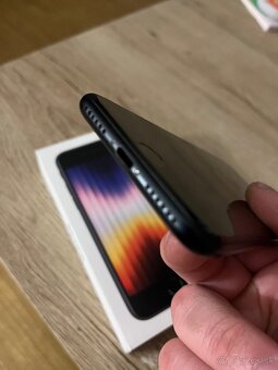Predám IPhone SE 2022 128 GB - 3