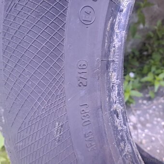 235/60 R18 - 3