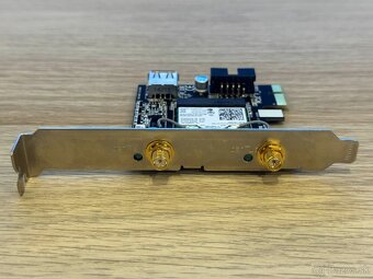 GIGABYTE PCIe Wifi a Bluetooth karta - 3