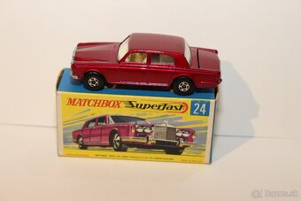 Matchbox SF Rolls Royce silver shadow-pink base - 3