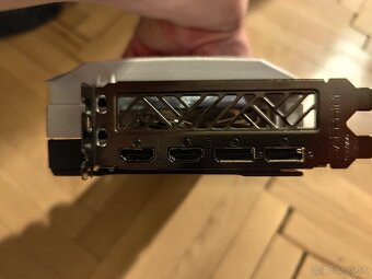 Predám grafickú kartu Sapphire AMD Radeon RX 7700 XT - 3