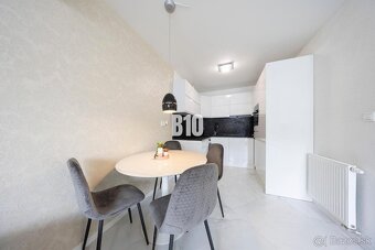 Rustaveliho 2 - Na prenájom moderný 2-izbový byt s loggiou a - 3