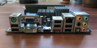 ASRock E350M1 + 8GiB RAM - 3