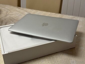 MacBook Air 2019 256GB v úžasnom stave - 3