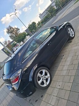 Opel Astra GTC  1.6 benzín - TOP STAV - 3