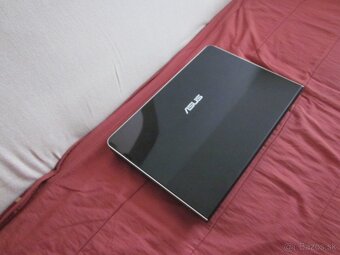 ASUS,i7,16 GB,SSD 500 GB,SSHD 500 GB,GT555M 2GB - 3
