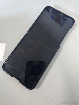 Samsung Galaxy Z Flip 5 - 3