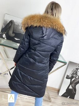 Ponukam čiernu páperovu  bundu 40/42 - 3