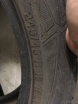 245/45 r19” vredestein - 3