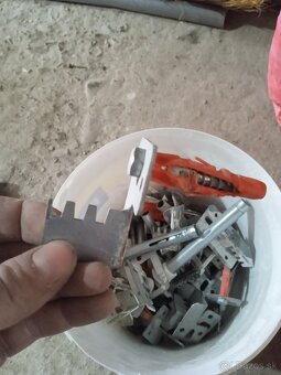 Predam zostatky zo stavby - 3