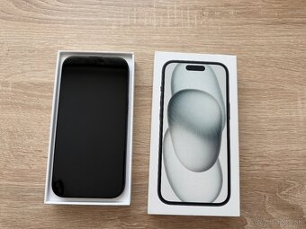 iPhone 15 256 GB čierny - 3