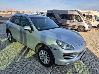 Porsche cayenne 3.0 TDI plná výbava - 3
