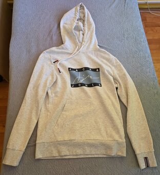 Úplne nová Jack & Jones sivá mikina - veľkosť M - 3