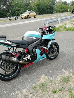Yamaha R6 - 3