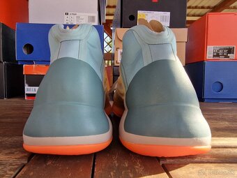 didas Yeezy Quantum “Hi-Res Coral” - 3